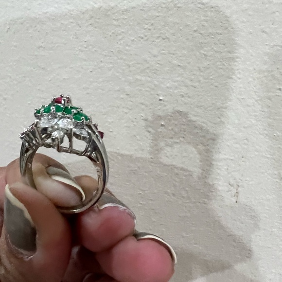 Very nice emerald green,Ruby and white stones white gold finger ring size 8 - Picture 3 of 3